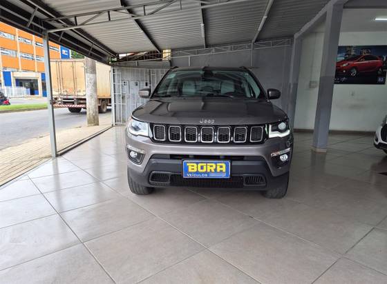 JEEP COMPASS 2.0 16V DIESEL LONGITUDE 4X4 AUTOMÁTICO JEEP COMPASS 2.0 16V DIESEL LONGITUDE 4X4 AUTOMÁTICO